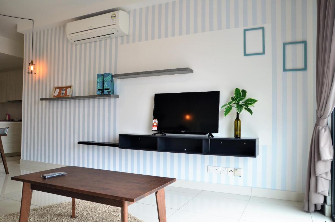 1Tebrau Premium Suites By 12Stay Johor Bahru Exterior photo
