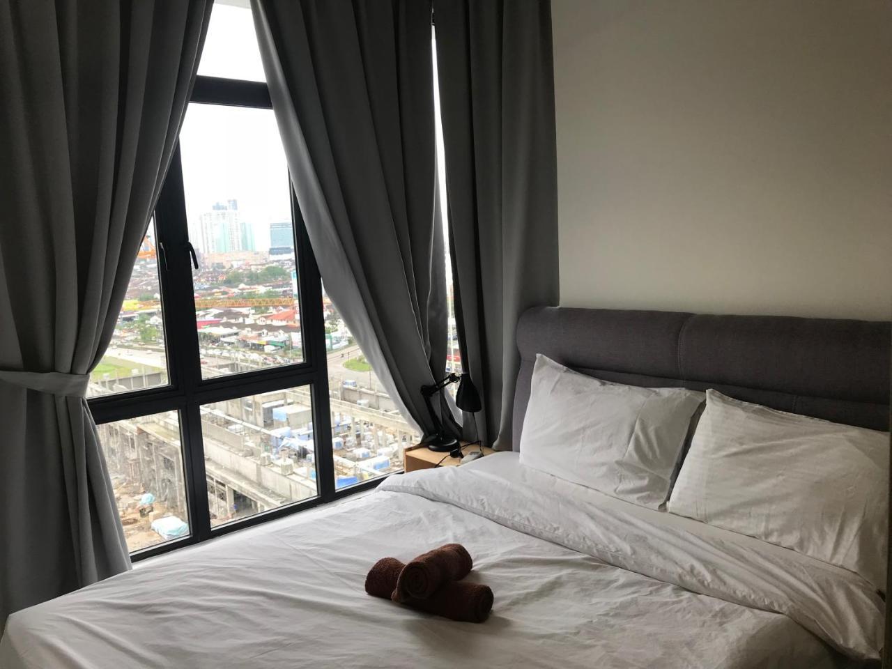 1Tebrau Premium Suites By 12Stay Johor Bahru Exterior photo