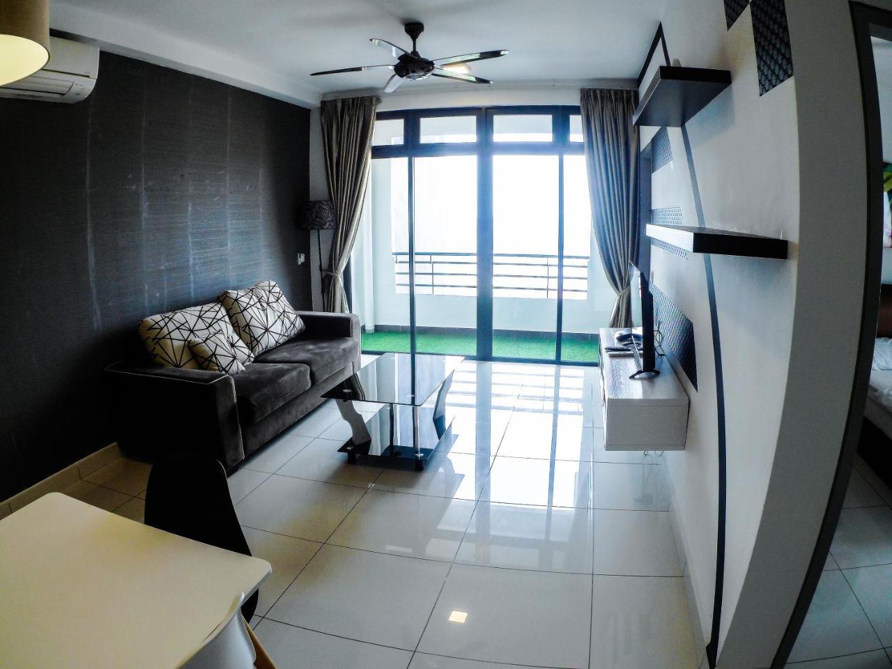 1Tebrau Premium Suites By 12Stay Johor Bahru Exterior photo