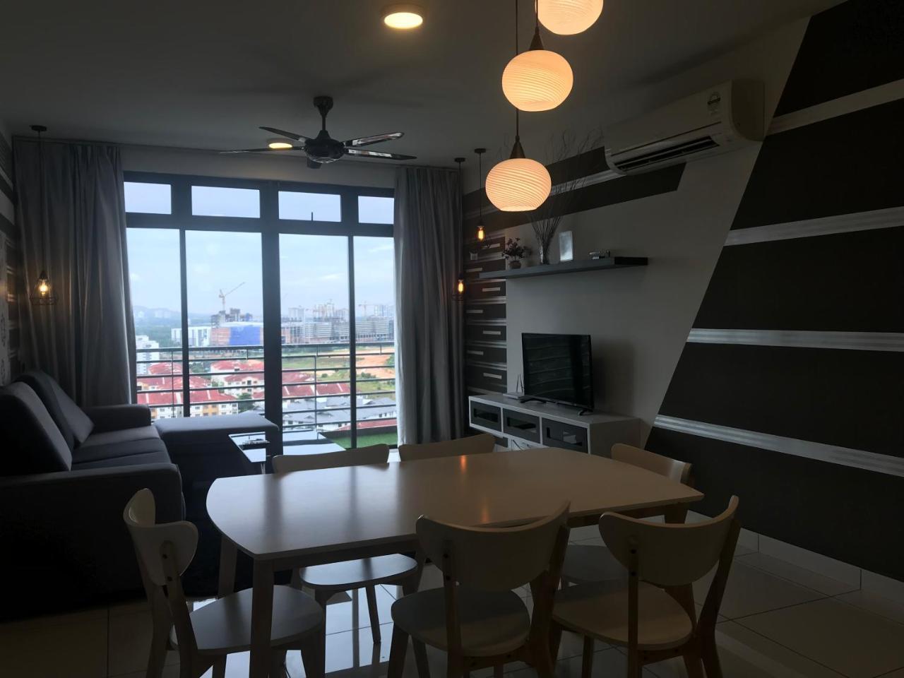 1Tebrau Premium Suites By 12Stay Johor Bahru Exterior photo