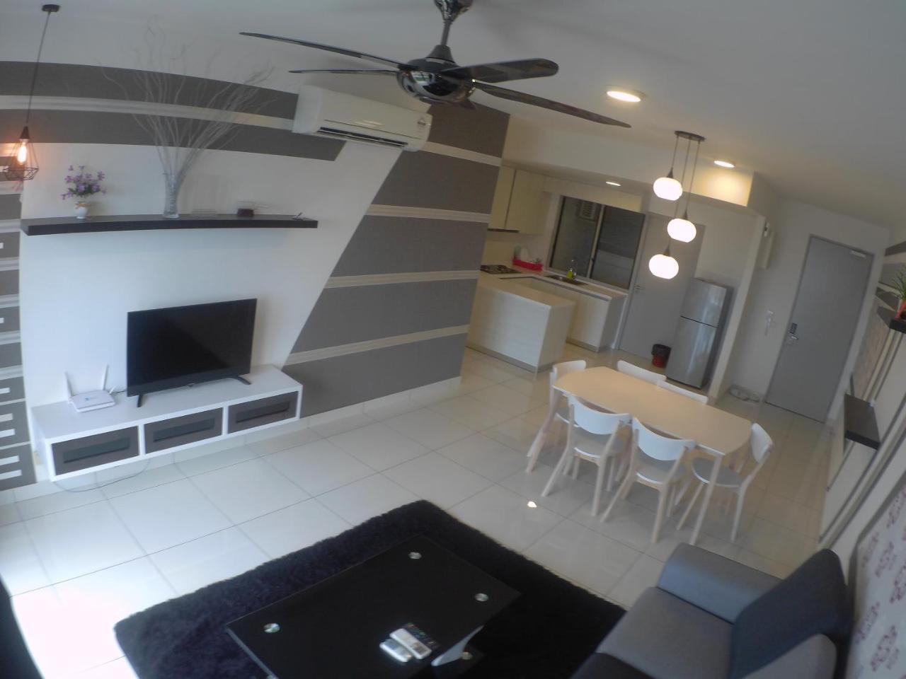 1Tebrau Premium Suites By 12Stay Johor Bahru Exterior photo