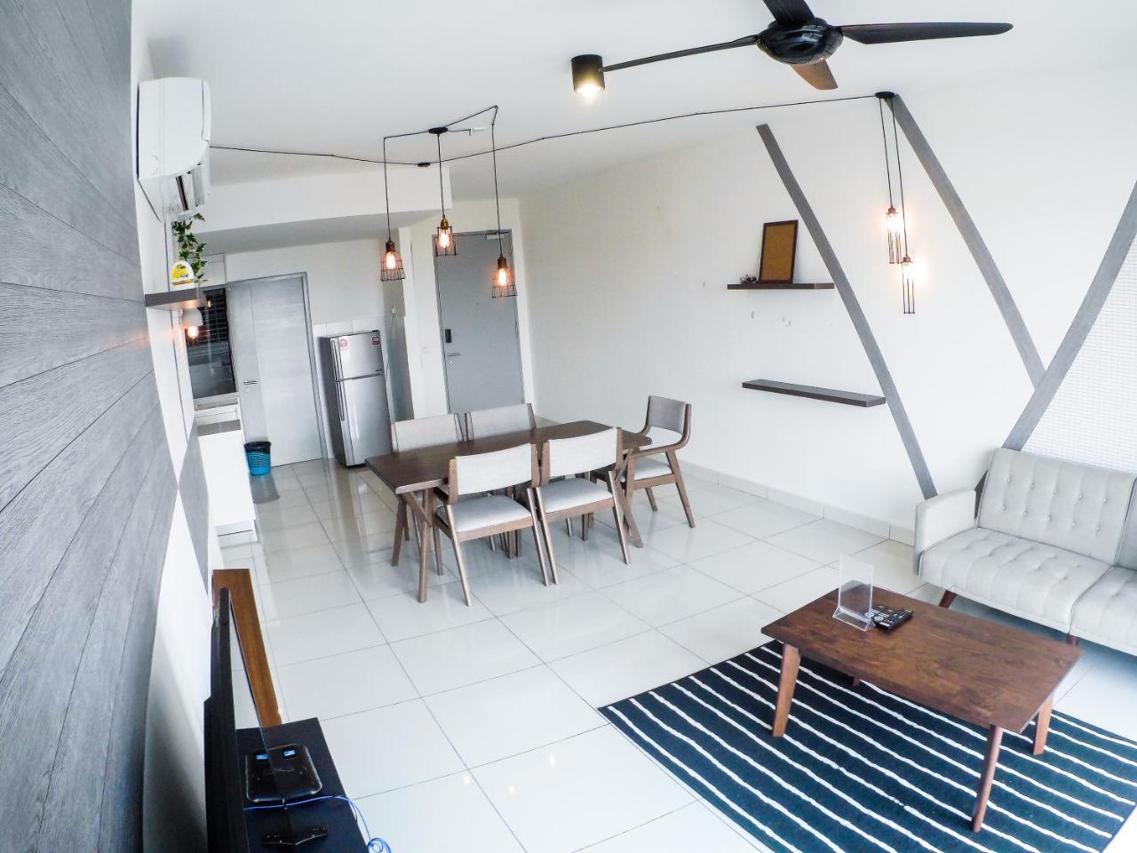 1Tebrau Premium Suites By 12Stay Johor Bahru Exterior photo