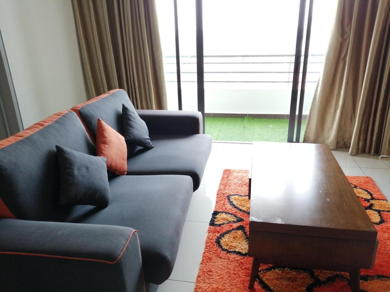 1Tebrau Premium Suites By 12Stay Johor Bahru Exterior photo