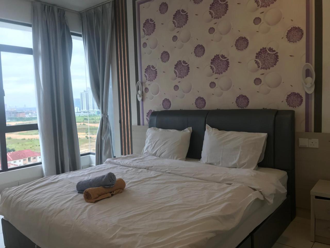 1Tebrau Premium Suites By 12Stay Johor Bahru Exterior photo